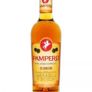 Una bottiglia di RUM PAMPERO ESPECIAL 70 CL