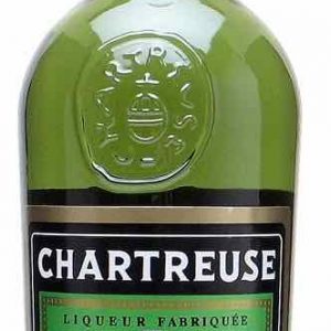 Una bottiglia di LIQUORE CHARTREUSE VERDE 70CL - Peres Chartreux